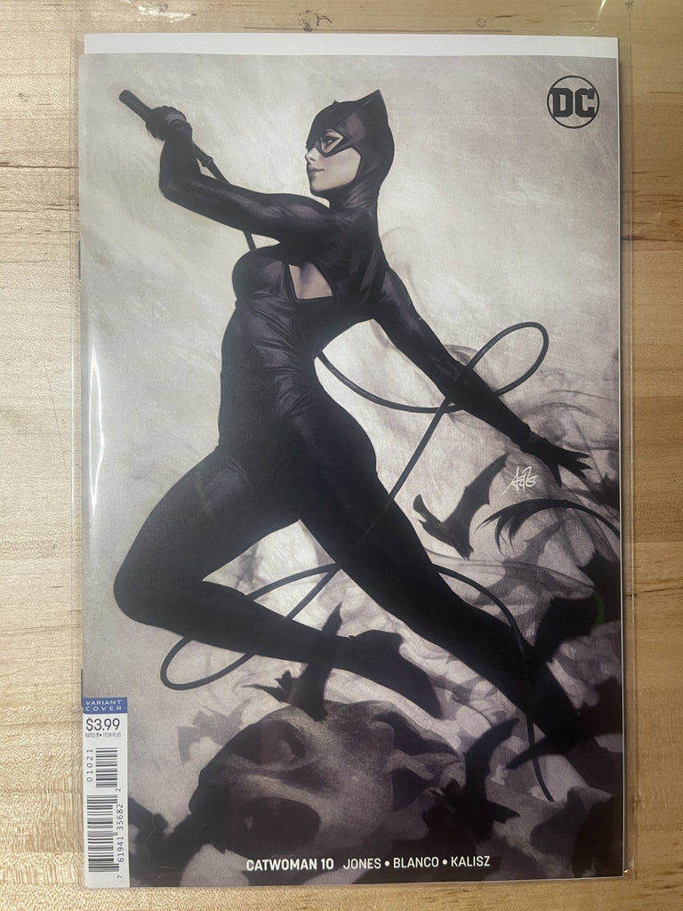CATWOMAN 10 ARTGERM LAU VARIANT DC COMICS